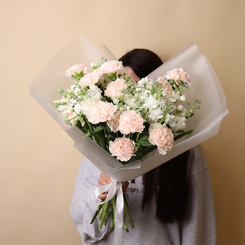 Букет живых цветов БУКЕТНЫЙ ДОМИК Дуо-букет 11 гвоздик с маттиолой